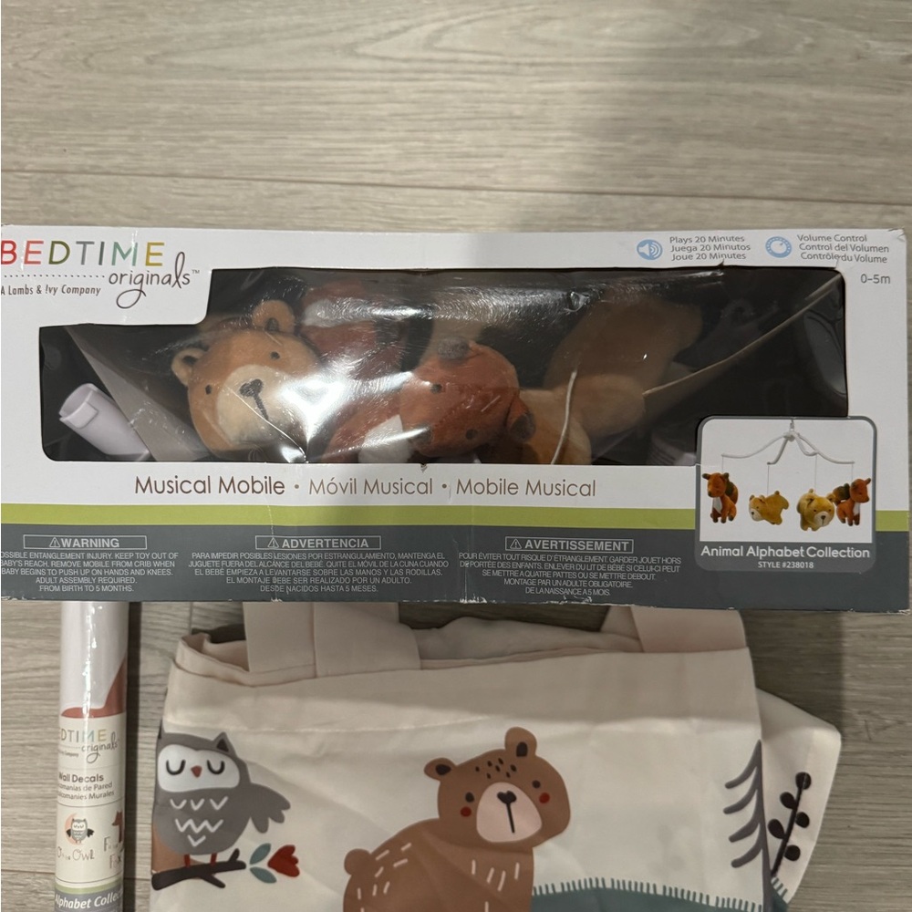 Bedtime Originals Alphabet Animal Nursery Set Bundle - Picture 6 of 9